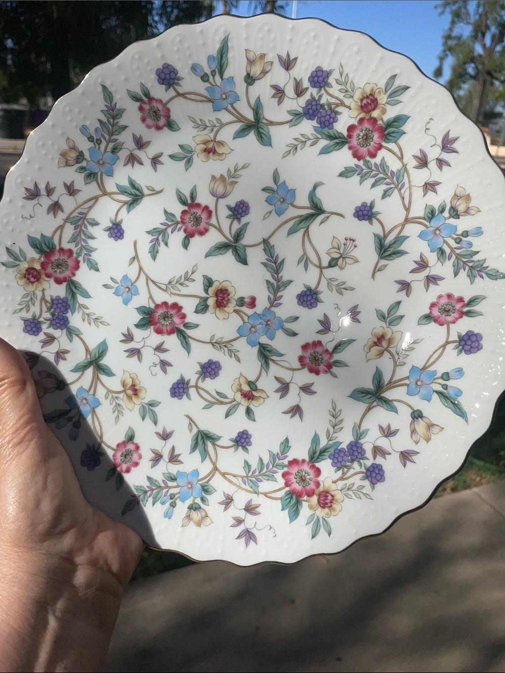 ANDREA BY SADEK vintage Scalloped Floral Porcelain Plate -  wild flowers Pattern
